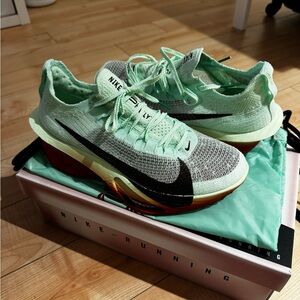 Nike Light Green and Black Running Shoes